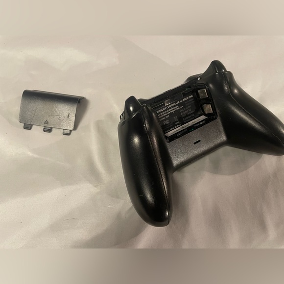 Xbox controller. - Picture 4 of 4